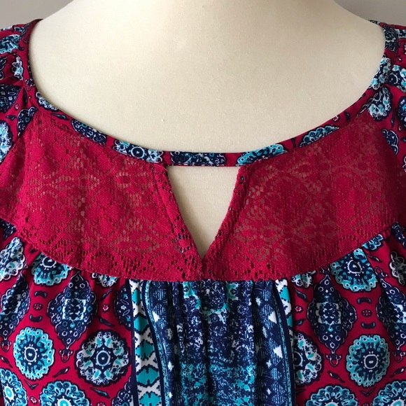 Red Camel 3/4 Sleeve Keyhole Blouse - Picture 2 of 5